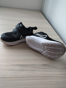 Кроссовки Nike (2 фото из 2)
