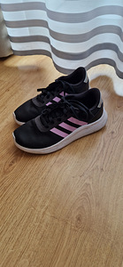 Кроссовки Adidas (1 фото из 1)