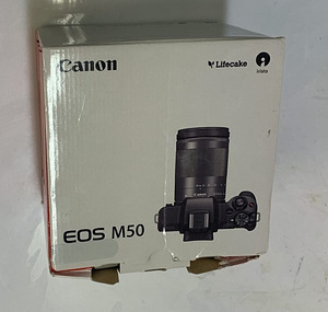 Зеркальная камера Canon EOS M50 + коробка (2 фото из 6)