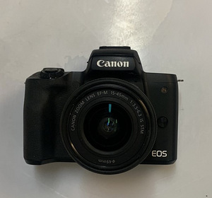 Зеркальная камера Canon EOS M50 + коробка (6 фото из 6)
