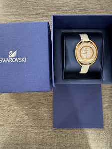 Часы Swarovski (3 фото из 3)
