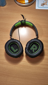 Kõrvaklapid JBL Quantum 100 must/roheline (1 foto / 2)