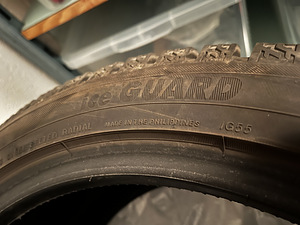 Шипованные шины Yokohama 235/40 R18 Ice Guard Stud (2 фото из 6)