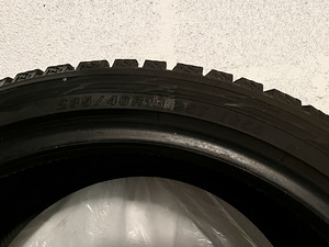 Шипованные шины Yokohama 235/40 R18 Ice Guard Stud (4 фото из 6)