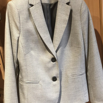 Продам костюм “Monton” 38 размер