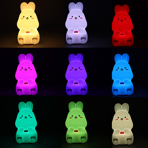Silikona nakts lampa LED RGB Balts trusis (4113) (1 foto no 7)