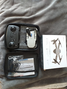 Uleen E88 droon, 4k kaamera, 3D Flip hind ja teave | Dro (2 foto / 2)