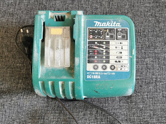 Makita зарядка