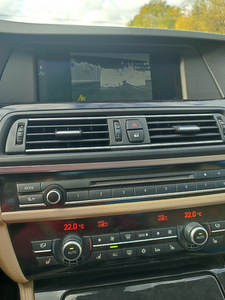 BMW 530d X drive (13 foto / 15)