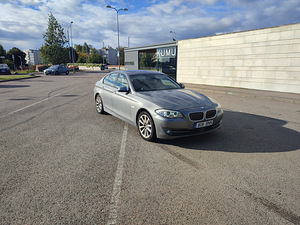BMW 530d X drive (2 foto / 15)