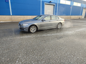 BMW 530d X drive (10 foto / 15)