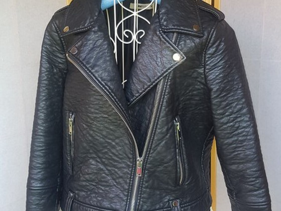 Gina Tricot kunstnahast jakk. Suurus 42.