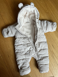 Продам зимние комбинезоны (по 20€ каждый) (1 фото из 2)