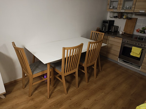 Kõrgläikega söögilaud 160x90 (1 foto / 2)