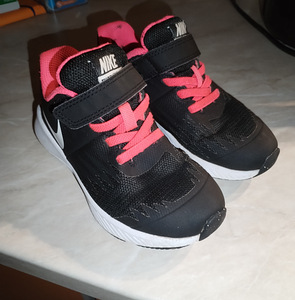 Nike tossud tüdrukule s. 27,5 (3 foto / 4)
