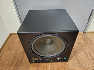 REL Q50 Sub Bass System (4 фото из 5)