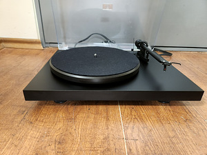Pro -Ject Debut III (1 foto / 3)