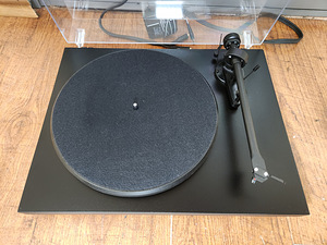 Pro -Ject Debut III (2 foto / 3)
