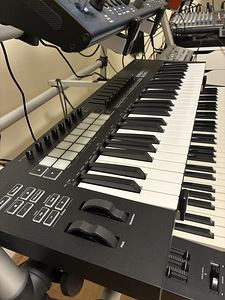 Novation launchkey 49 MK3 (2 фото из 4)