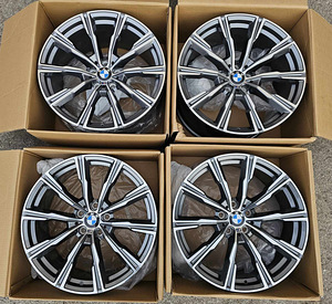 R20 veljed 5x120 BMW M Style X5 X6 F15 F16 E70 e71 e53 f10 (2 foto / 3)