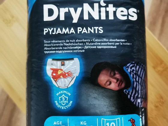 Памперсы Huggies