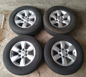 Toyota Land Cruiser Hilux 4-Runner R17 valuveljed rehvidega (1 foto / 5)