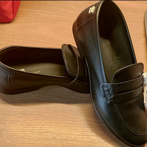 Müüa uued Tommy Hilfiger kingad (1 foto / 2)