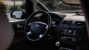 Авто Аренда / Прокат авто / Autorent по доступным ценам ! (7 фото из 9)