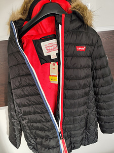 Новая зимняя куртка Levis s.158 (3 фото из 3)