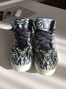 Светящиеся кроссовки Sketchers, размер 36 (3 фото из 4)