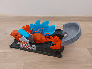 Hot Wheels City Dino Roller Coaster Attack GBF93 (2 фото из 3)