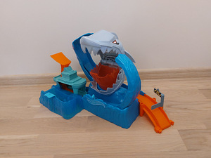 HOT WHEELS City Robo Shark Frenzy GJL12 (1 фото из 4)