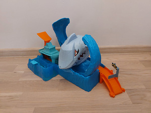 HOT WHEELS City Robo Shark Frenzy GJL12 (2 фото из 4)