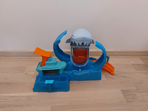 HOT WHEELS City Robo Shark Frenzy GJL12 (3 фото из 4)