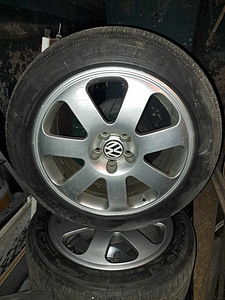 Volkswagen оригинальные диски 255/45/18 (1 фото из 4)