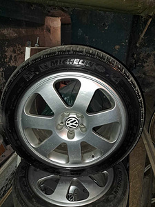 Volkswagen оригинальные диски 255/45/18 (2 фото из 4)