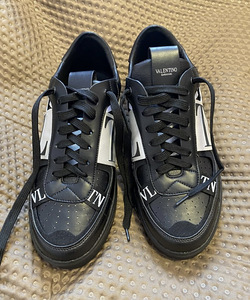 Кроссовки Valentino (1 фото из 3)