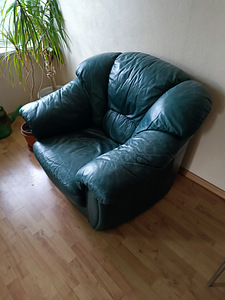 Nahkdiivan ja tugitool (1 foto / 2)