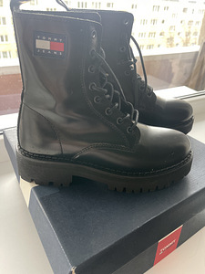 Tommy Hilfiger сапоги (4 фото из 5)