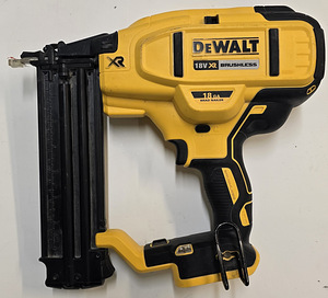 Naelapüss DeWalt DCN680 + aku 4,0ah + laadija (3 foto / 6)