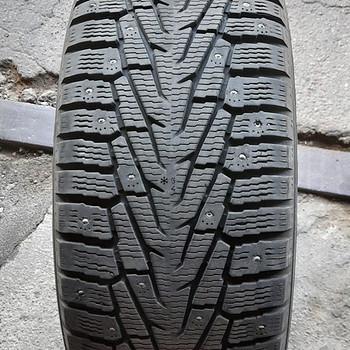 265/60 R18 Nokian