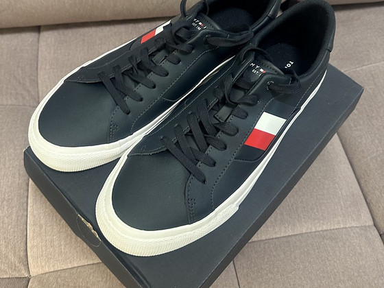 Tommy Hilfiger tossud 42s UUED