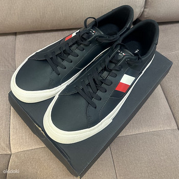 Tommy Hilfiger tossud 42s UUED