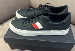 Кроссовки Tommy Hilfiger 42 новые (2 фото из 4)