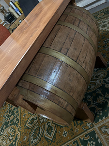 Бочковой стол (4 фото из 4)