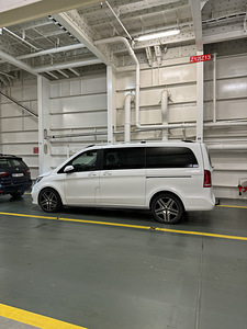 Mercedes Benz V220 (7 фото из 13)