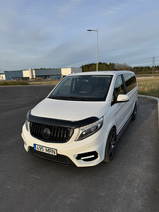 Mercedes Benz V220 (2 фото из 13)