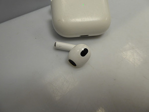Kõrvaklappid Apple Airpods 3 (4 foto / 5)