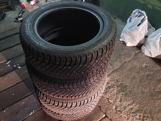 Goodyear ultragrip arctic 2