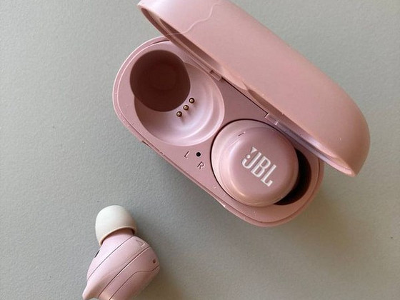 Беспроводные наушники JBL